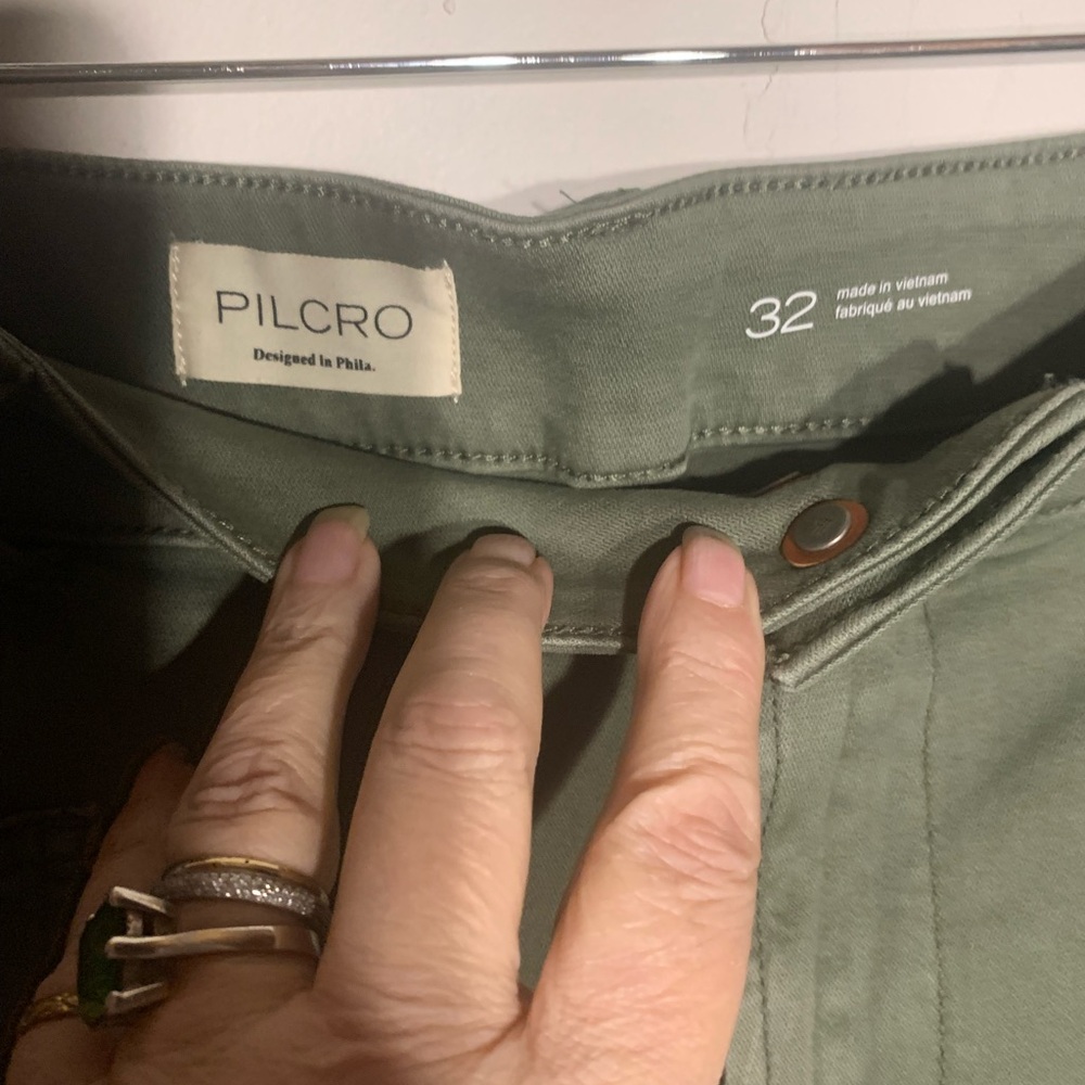 Anthropologie / Pilcro the wanderer olive green
New with tags size 32 - Picture 6 of 7
